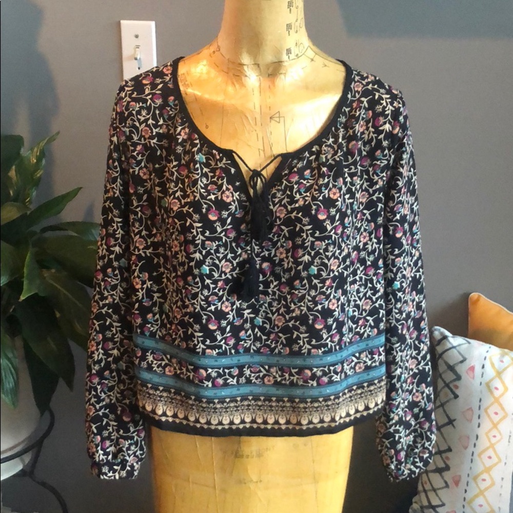 Lush Boho Top - Size S. 💙💗🕉